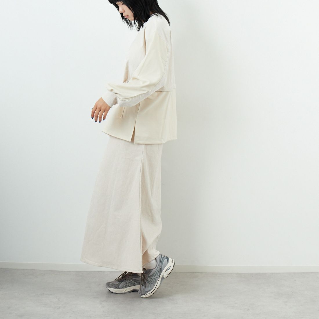 Maison de L'allure [メゾン ドゥ ラリュール] 布帛ドッキングドロストプルオーバー [M25132010] 02 NATURAL &&モデル身長：167cm 着用サイズ：F&&