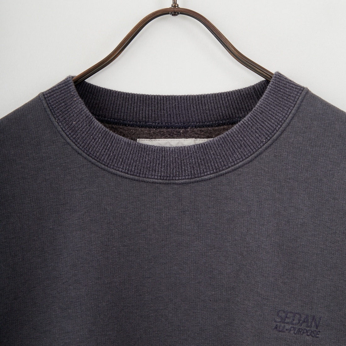 SEDAN ALL-PURPOSE [セダン オールパーパス] スプリットラグランスリーブ スウェットシャツ [SD25F-CT05] CHARCOAL