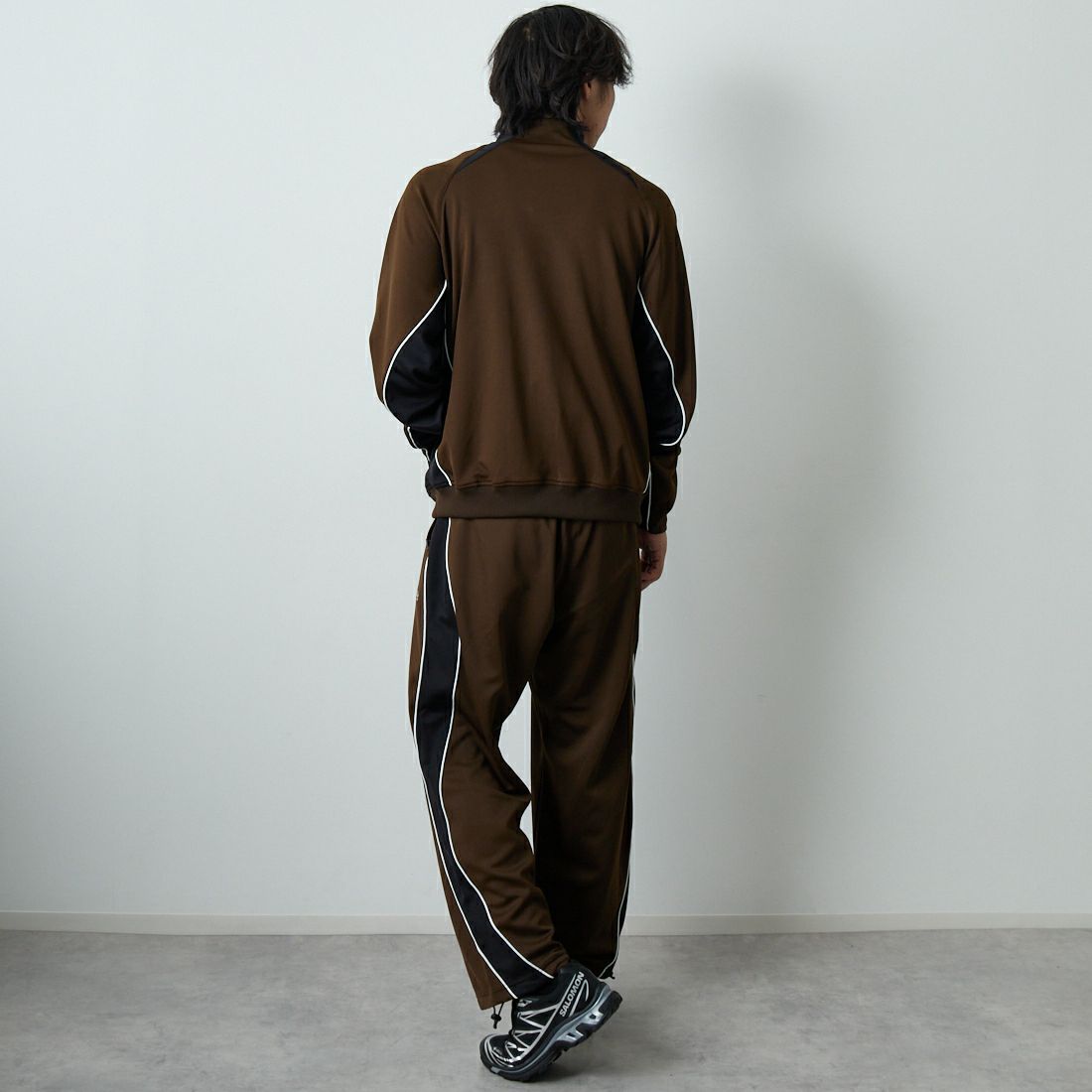 SEDAN ALL-PURPOSE [セダン オールパーパス] OGロゴ トラックパンツ [SD25F-PT05] BRN/BLK &&モデル身長：179cm 着用サイズ：L&&