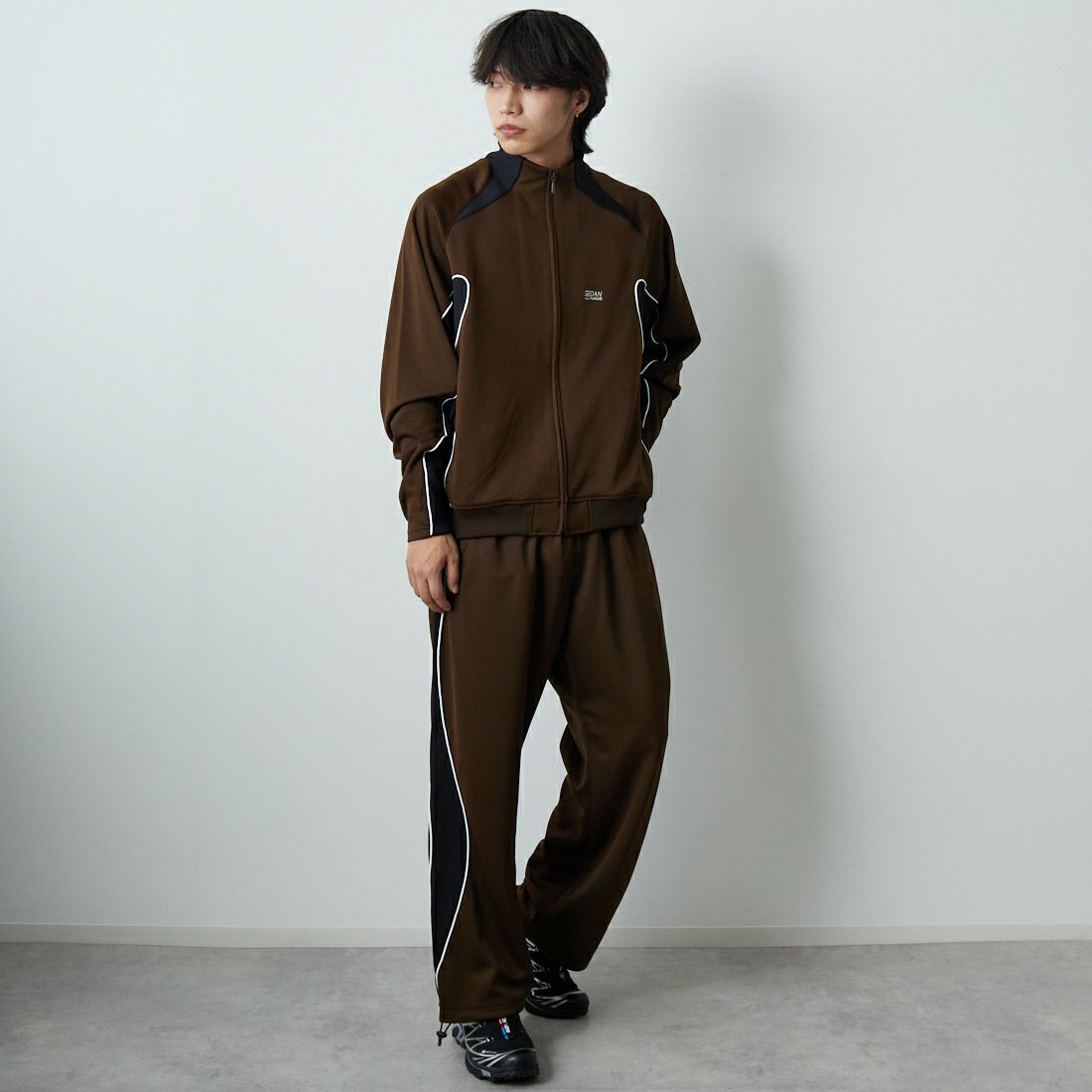 SEDAN ALL-PURPOSE [セダン オールパーパス] OGロゴ トラックジャケット [SD25F-CT04] BRN/BLK &&モデル身長：179cm 着用サイズ：L&&