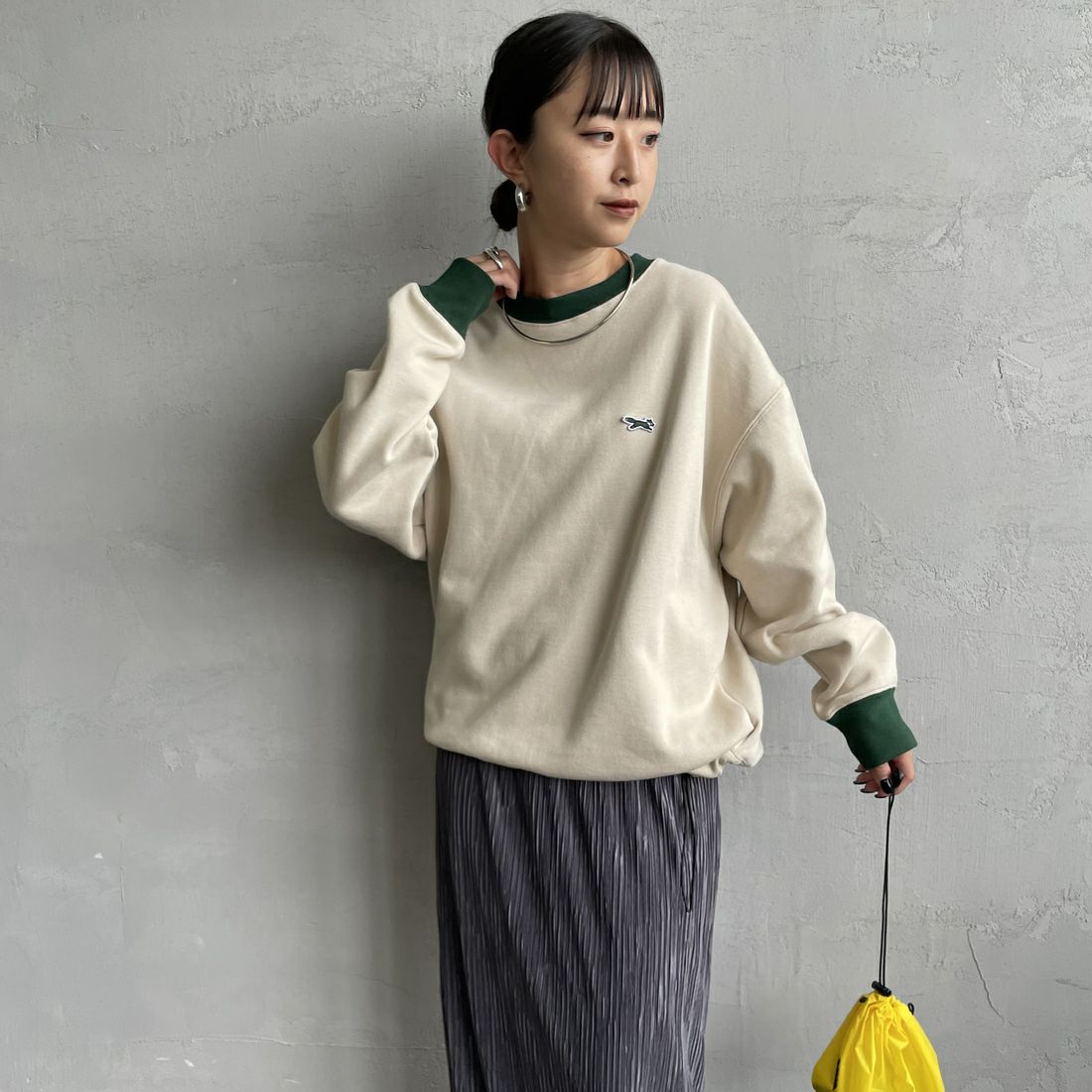 THE FOX [ザフォックス] 別注 ドローコード付きクルーネックスウェット [JFL25AW-01-JF] NAT/GRN &&モデル身長：150cm 着用サイズ：S&&