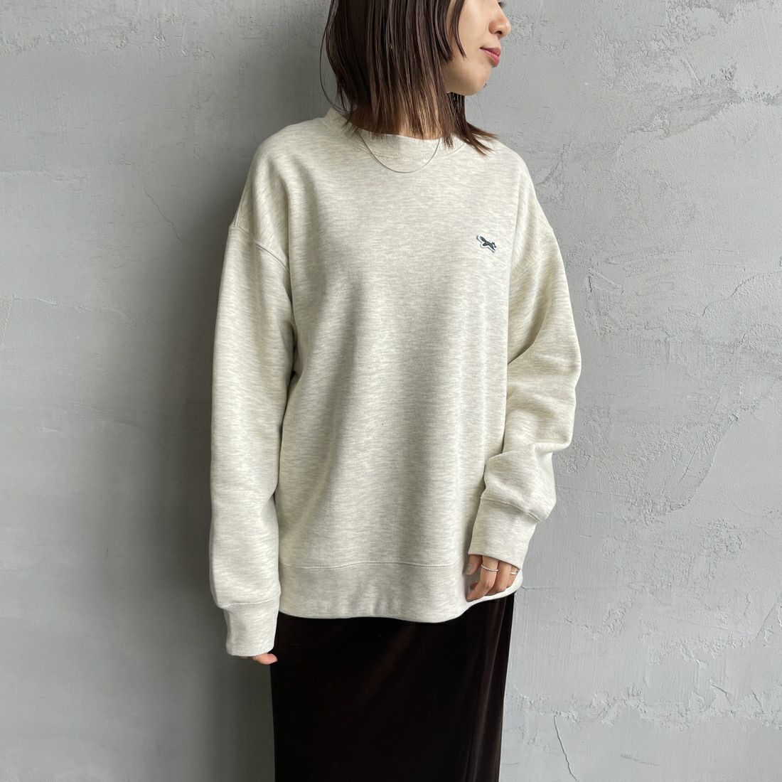 THE FOX [ザフォックス] 別注 ドローコード付きクルーネックスウェット [JFL25AW-01-JF] ASH GRY &&モデル身長：159cm 着用サイズ：S&&