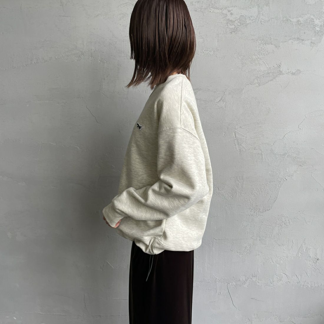 THE FOX [ザフォックス] 別注 ドローコード付きクルーネックスウェット [JFL25AW-01-JF] ASH GRY &&モデル身長：159cm 着用サイズ：S&&