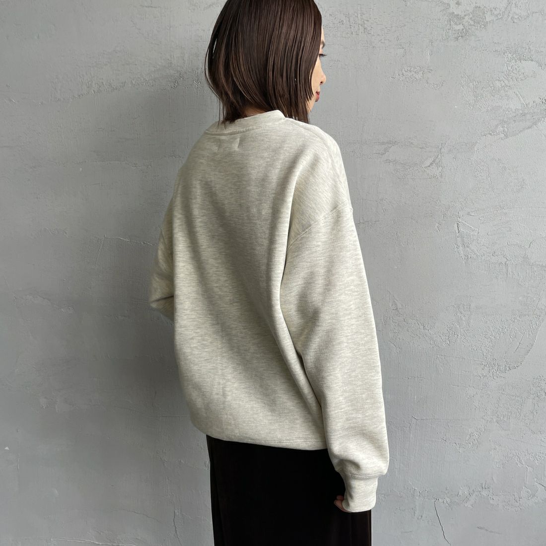 THE FOX [ザフォックス] 別注 ドローコード付きクルーネックスウェット [JFL25AW-01-JF] ASH GRY &&モデル身長：159cm 着用サイズ：S&&