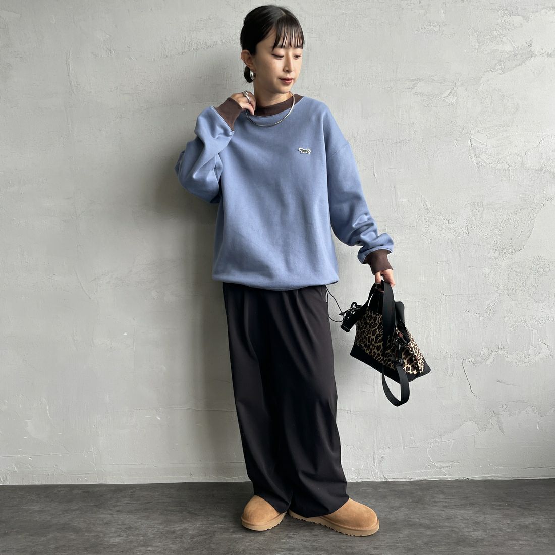THE FOX [ザフォックス] 別注 ドローコード付きクルーネックスウェット [JFL25AW-01-JF] BLU/BRN &&モデル身長：150cm 着用サイズ：S&&