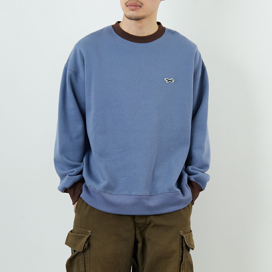 THE FOX [ザフォックス] 別注 ドローコード付きクルーネックスウェット [JFL25AW-01-JF] BLU/BRN &&モデル身長：168cm 着用サイズ：M&&
