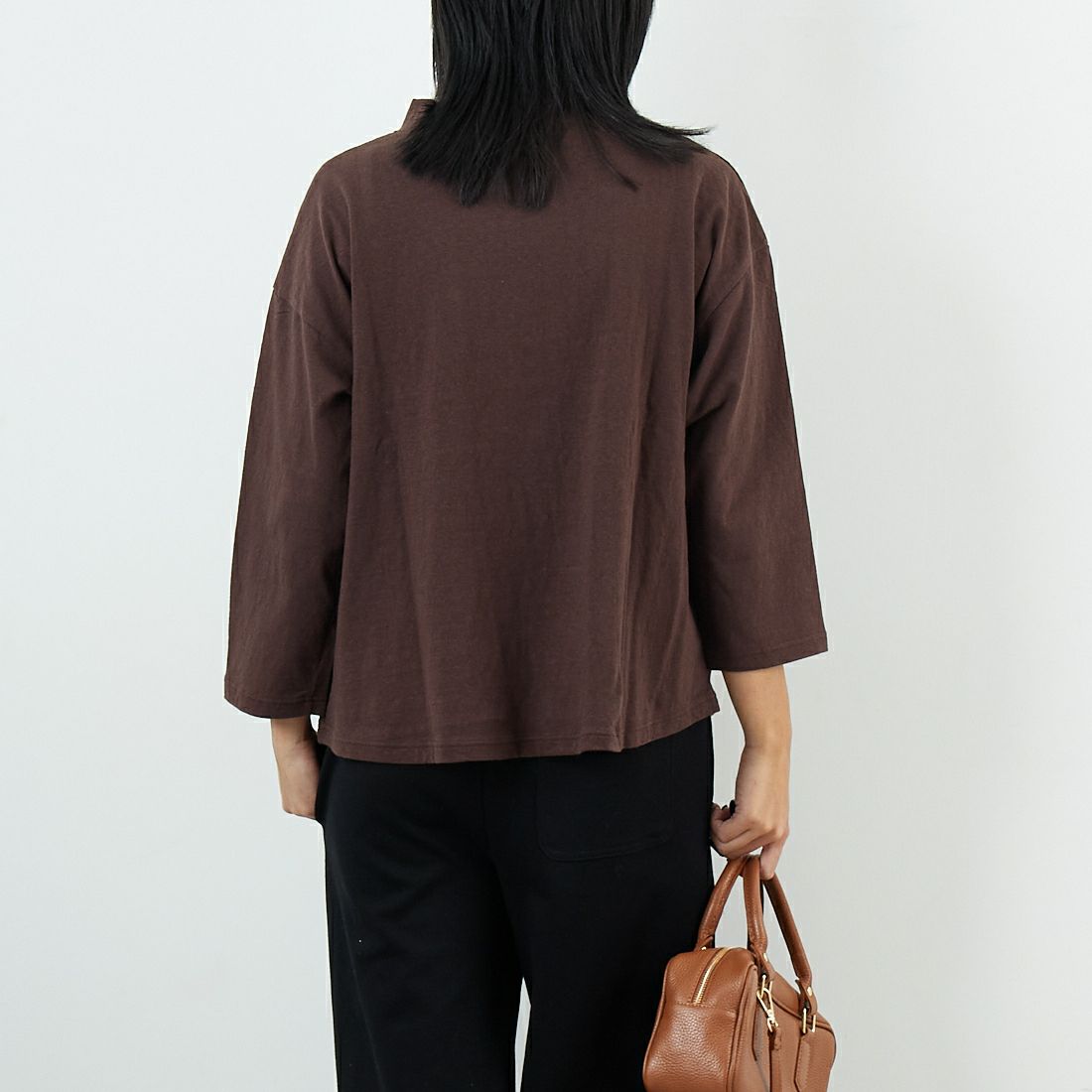 tumugu: [ツムグ] ラフィ天竺プリントTシャツ [TC25304] 16 BROWN tumugu: [ツムグ] ラフィ天竺プリントTシャツ [TC25304] 16 BROWN &&モデル身長：167cm 着用サイズ：F&&