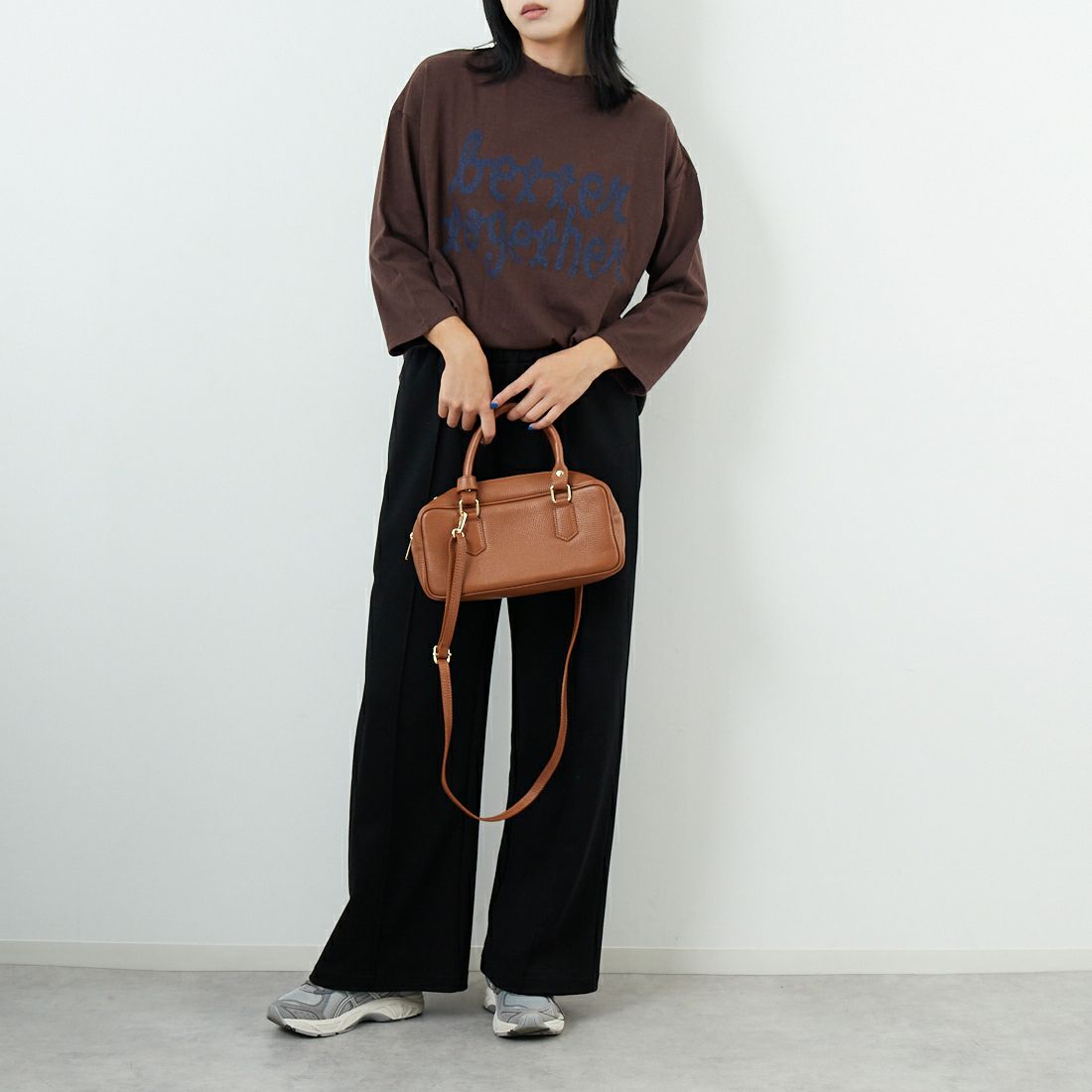 tumugu: [ツムグ] ラフィ天竺プリントTシャツ [TC25304] 16 BROWN tumugu: [ツムグ] ラフィ天竺プリントTシャツ [TC25304] 16 BROWN &&モデル身長：167cm 着用サイズ：F&&