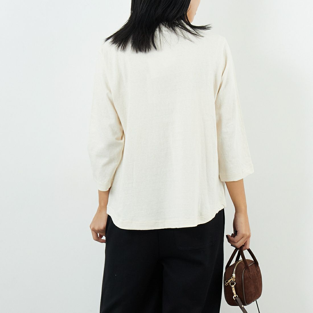 tumugu: [ツムグ] ラフィ天竺プリントTシャツ [TC25303] 06 KINARI &&モデル身長：167cm 着用サイズ：F&&