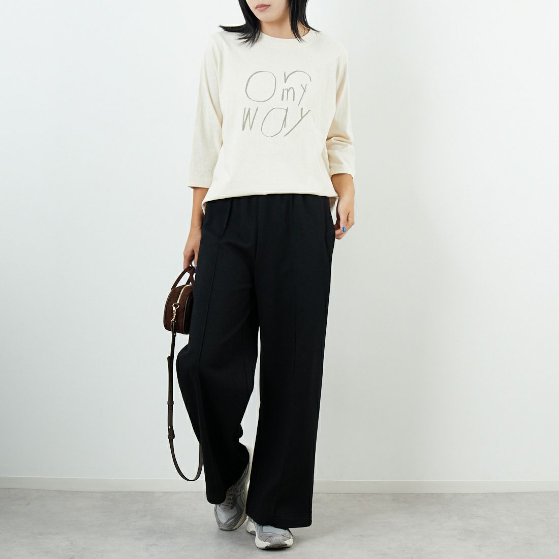 tumugu: [ツムグ] ラフィ天竺プリントTシャツ [TC25303] 06 KINARI &&モデル身長：167cm 着用サイズ：F&&