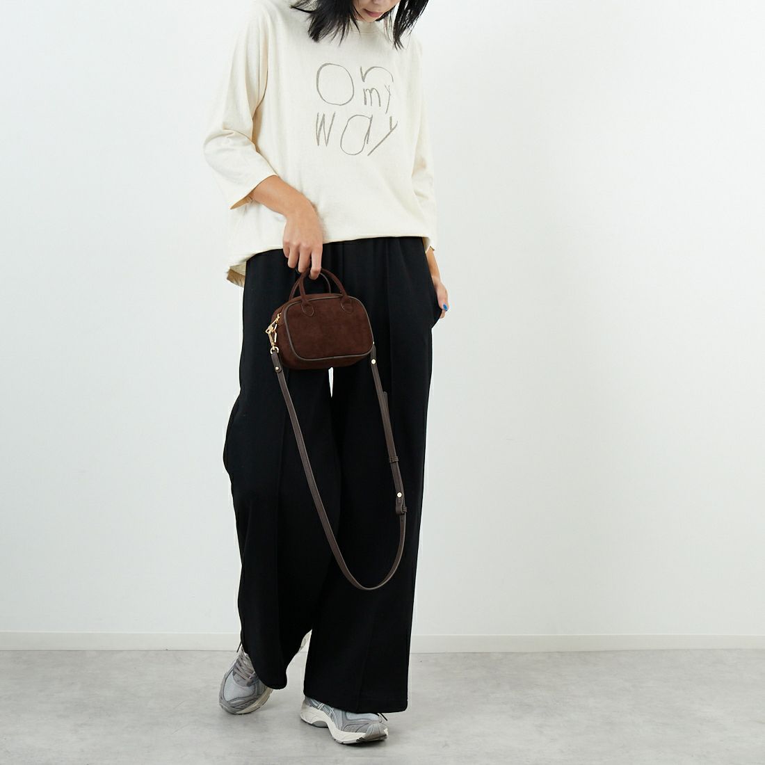 tumugu: [ツムグ] ラフィ天竺プリントTシャツ [TC25303] 06 KINARI &&モデル身長：167cm 着用サイズ：F&&