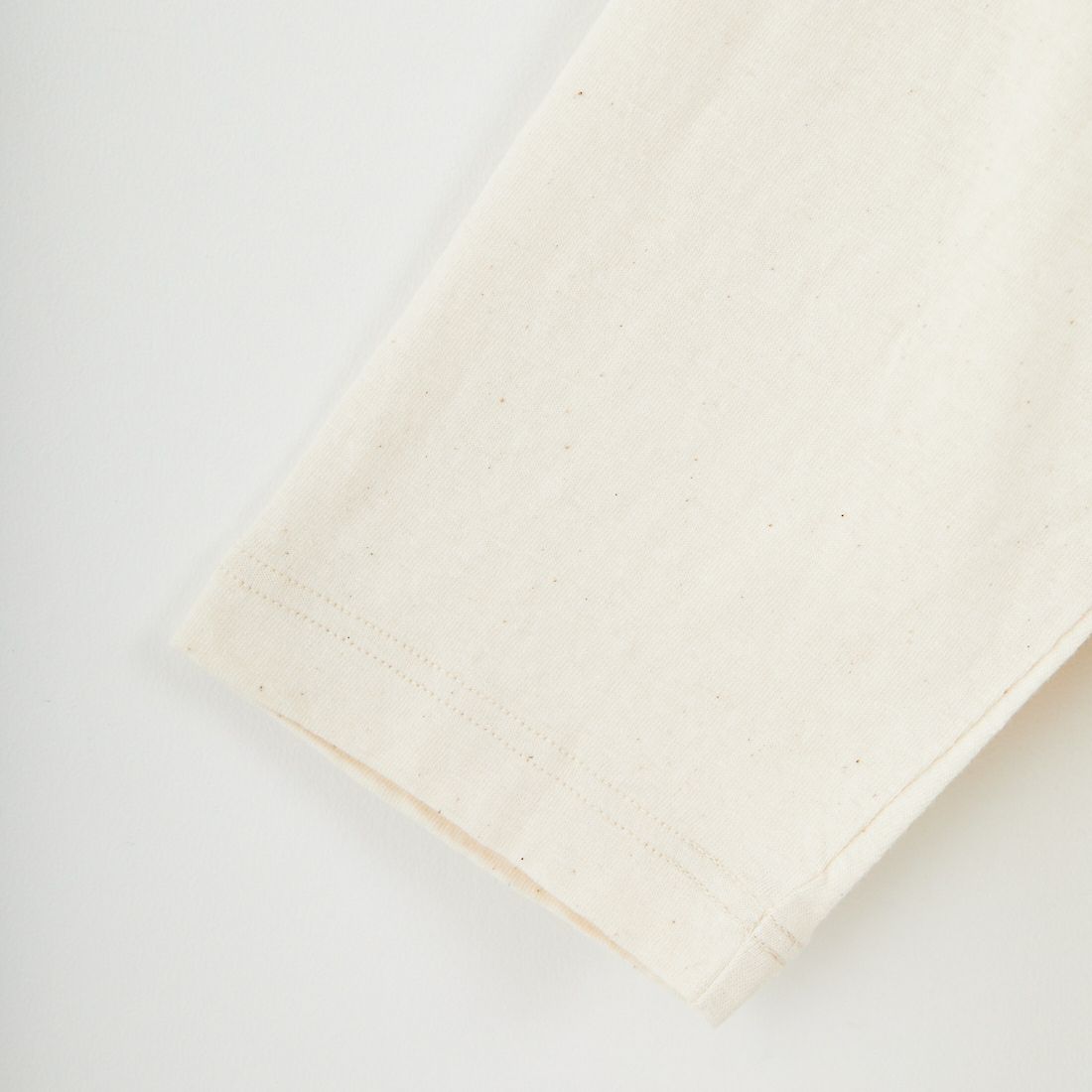 tumugu: [ツムグ] ラフィ天竺プリントTシャツ [TC25303] 06 KINARI