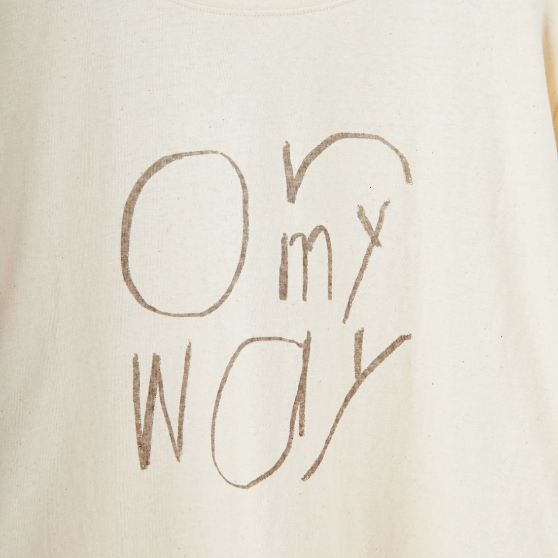 tumugu: [ツムグ] ラフィ天竺プリントTシャツ [TC25303] 06 KINARI