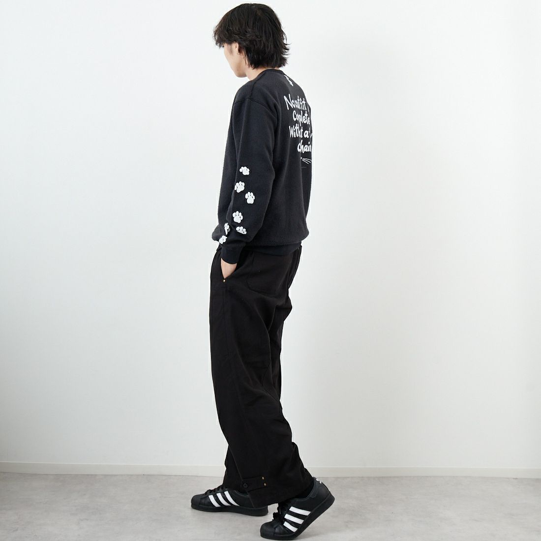 JERZEES [ジャージーズ] キャットヘア アザーサイドクルーネックスウェット [JZ25F013] BLACK &&モデル身長：179cm 着用サイズ：M&&