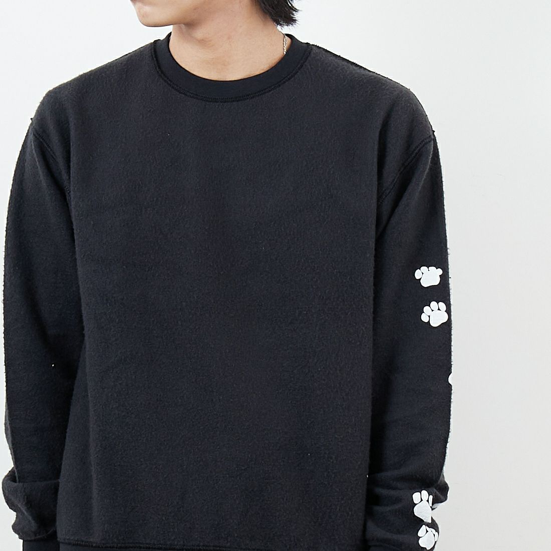 JERZEES [ジャージーズ] キャットヘア アザーサイドクルーネックスウェット [JZ25F013] BLACK &&モデル身長：179cm 着用サイズ：M&&