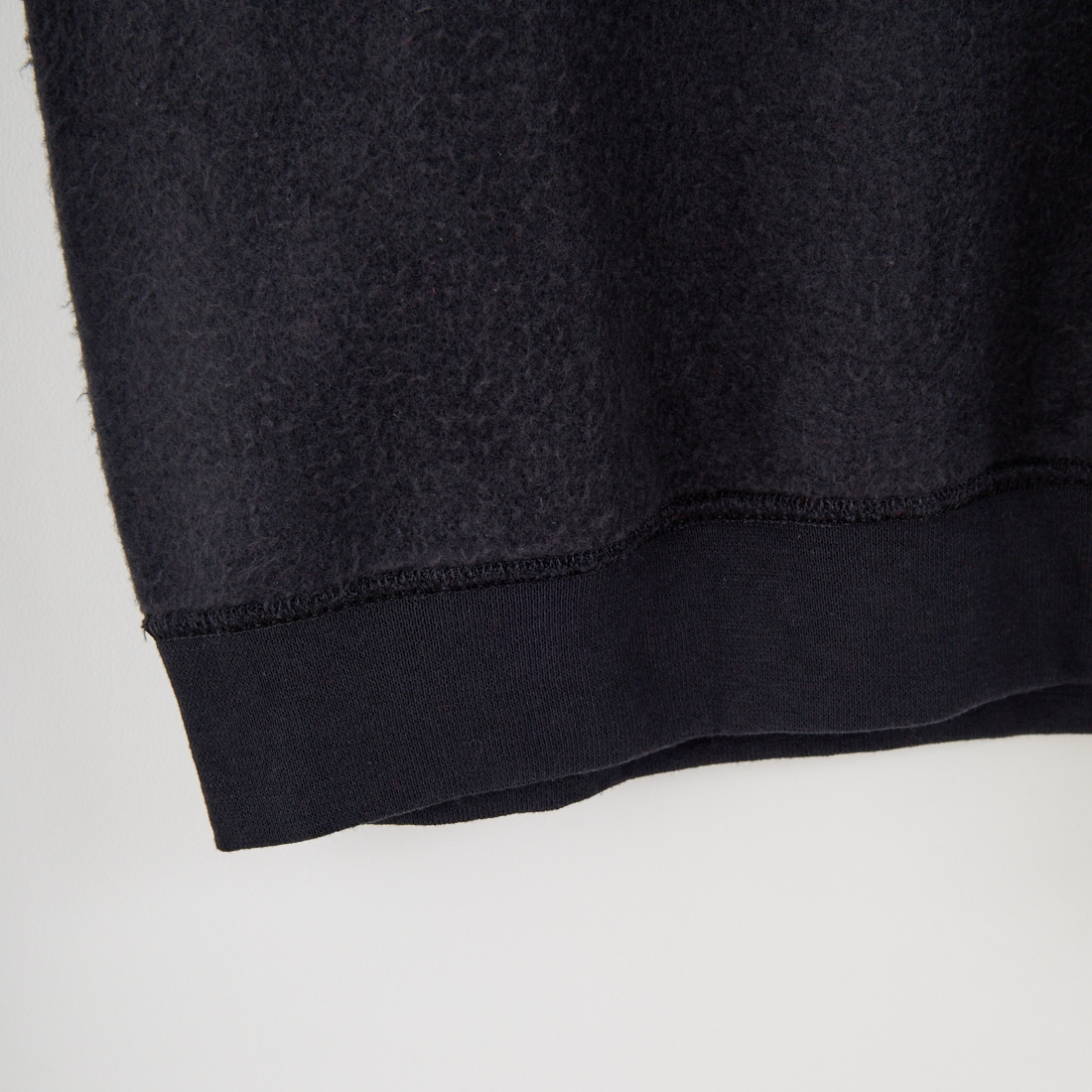 JERZEES [ジャージーズ] キャットヘア アザーサイドクルーネックスウェット [JZ25F013] BLACK