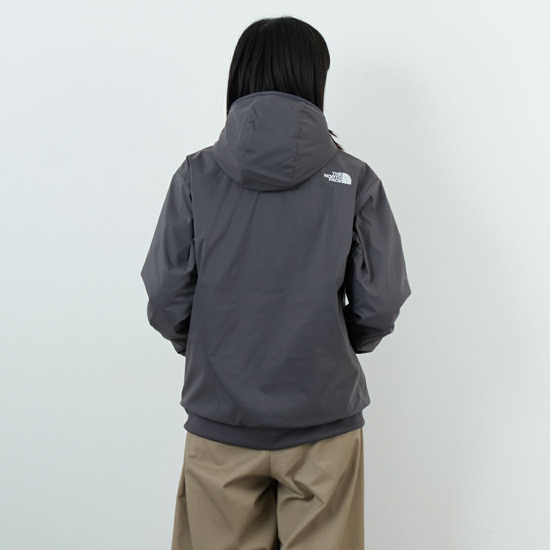THE NORTH FACE [ザ ノースフェイス] リバーシブルテックエアーフーディ [NT62580] GX &&モデル身長：162cm 着用サイズ：S&&