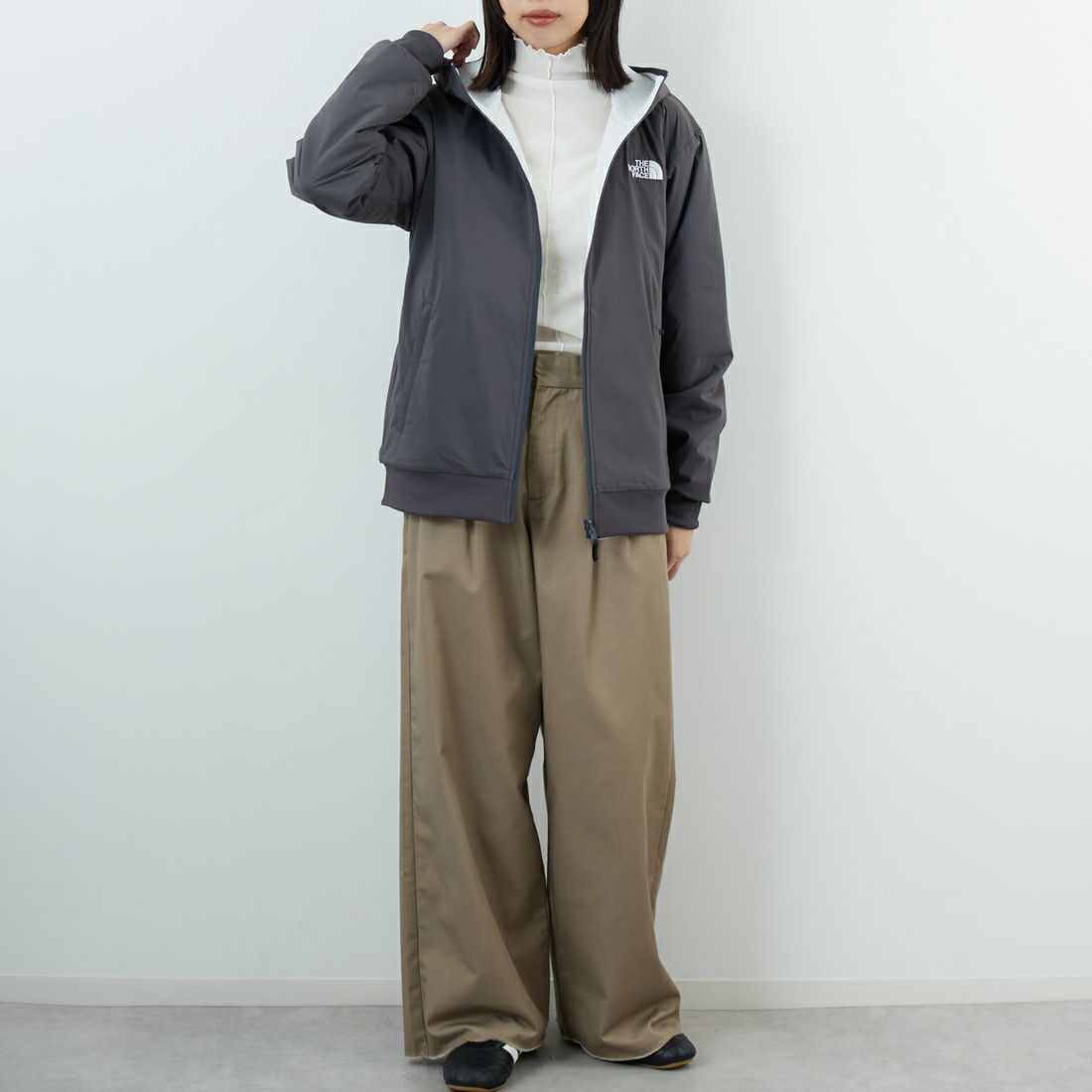 THE NORTH FACE [ザ ノースフェイス] リバーシブルテックエアーフーディ [NT62580] GX &&モデル身長：162cm 着用サイズ：S&&