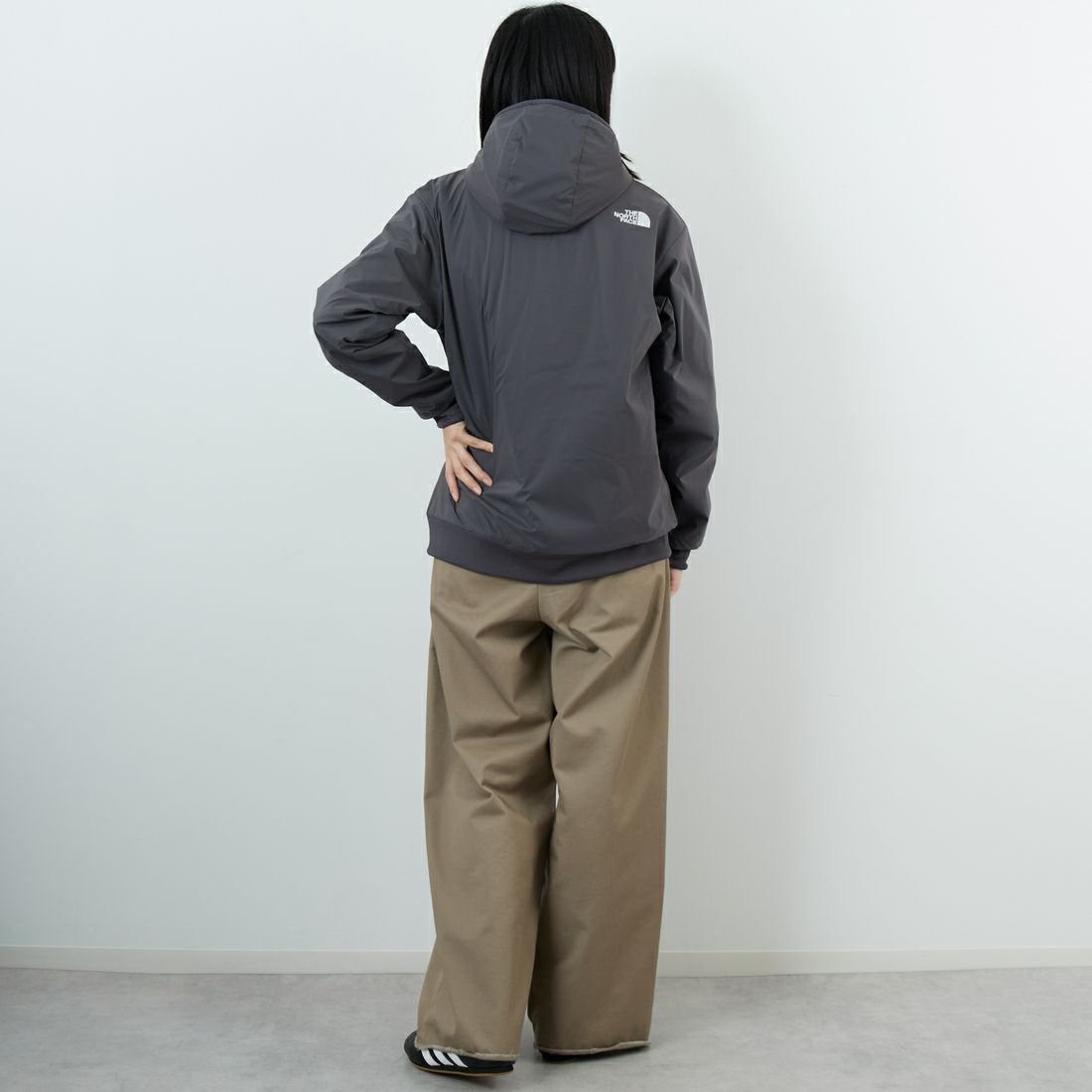 THE NORTH FACE [ザ ノースフェイス] リバーシブルテックエアーフーディ [NT62580] GX &&モデル身長：162cm 着用サイズ：S&&
