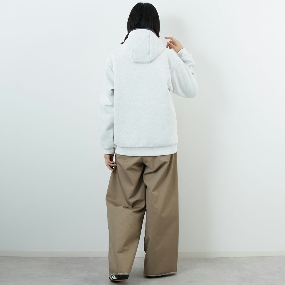 THE NORTH FACE [ザ ノースフェイス] リバーシブルテックエアーフーディ [NT62580] GX &&モデル身長：162cm 着用サイズ：S&&