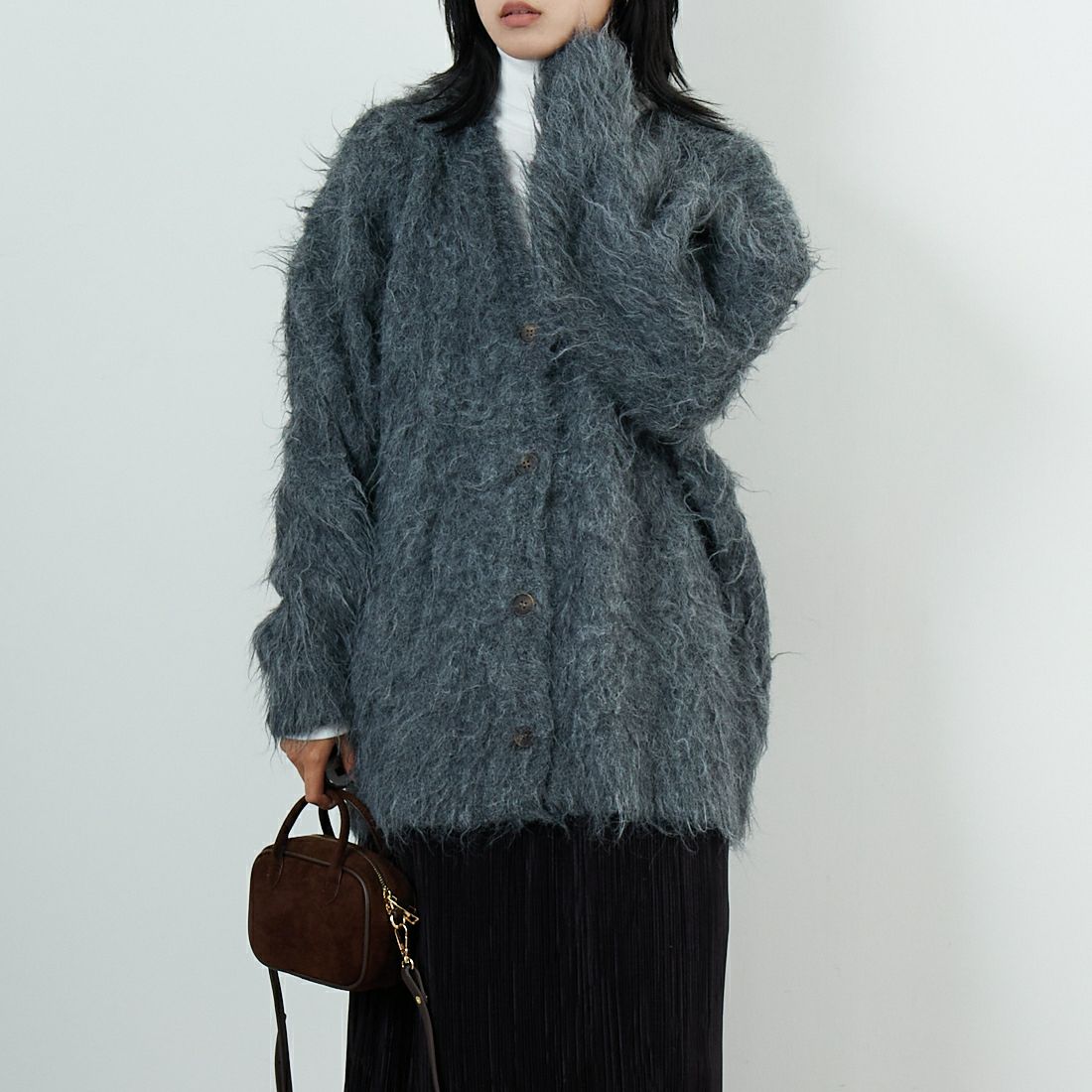 hwyl [ヒュイル] オーバーサイズシャギーニットカーディガン [55285569] ﾁｬｺｰﾙ &&モデル身長：167cm 着用サイズ：2&&