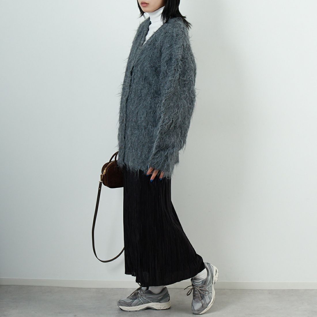 hwyl [ヒュイル] オーバーサイズシャギーニットカーディガン [55285569] ﾁｬｺｰﾙ &&モデル身長：167cm 着用サイズ：2&&