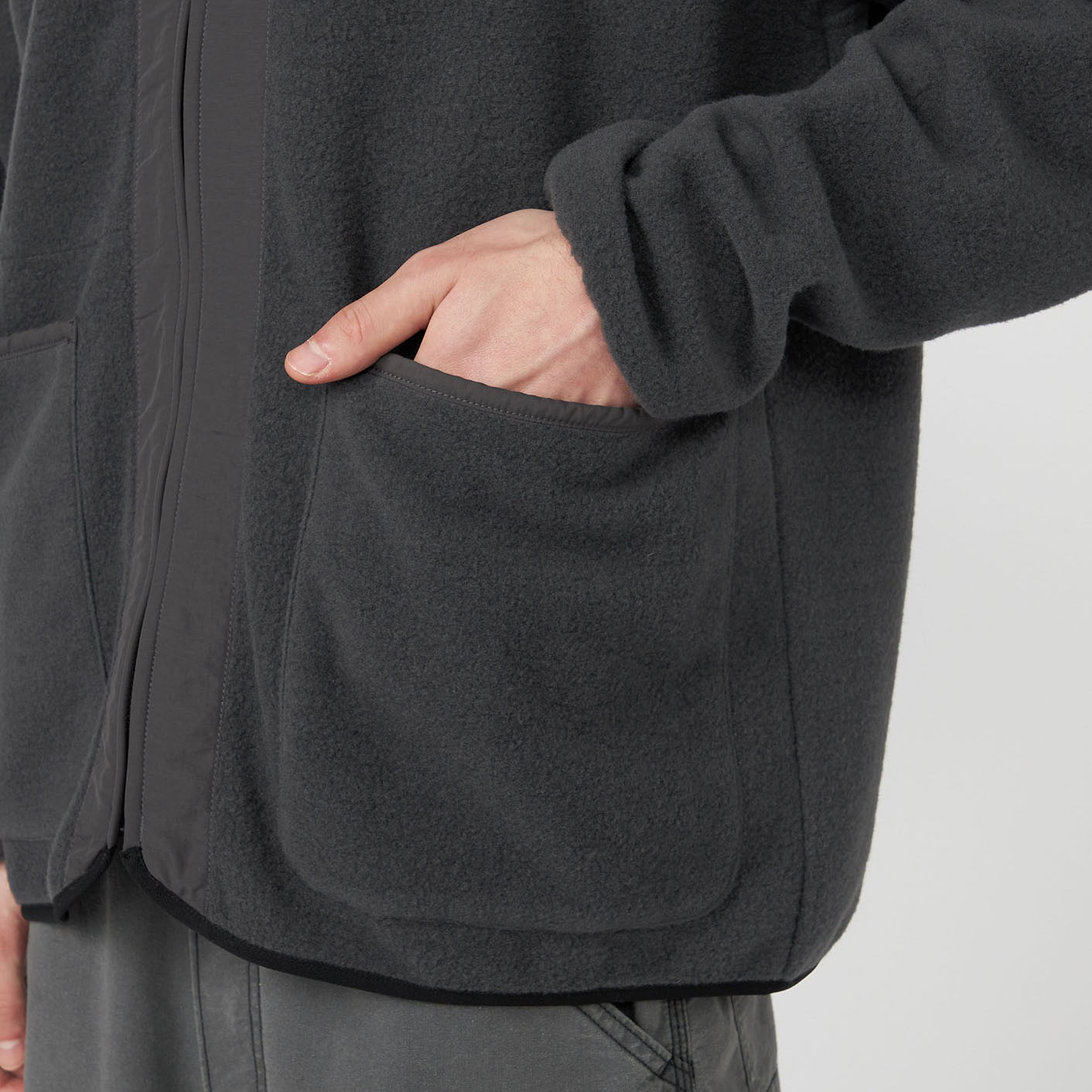 THE NORTH FACE PURPLE LABEL [ザ ノースフェイス パープルレーベル] プラスフリースフィールドカーディガン [N25FA037] AH ASPHALT &&モデル身長：175cm 着用サイズ：M&&