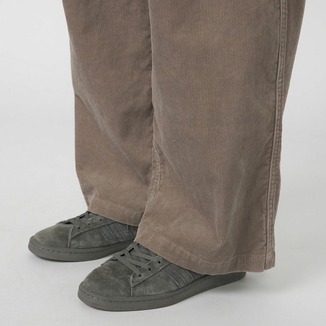 THE NORTH FACE PURPLE LABEL [ザ ノースフェイス パープルレーベル] コーデュロイ ワイドストレートフィールドパンツ [N25FC099] H GRAY &&モデル身長：179cm 着用サイズ：32&&