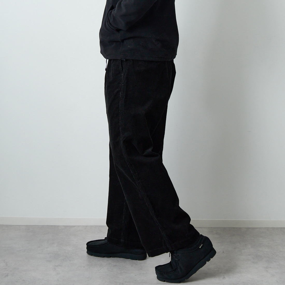THE NORTH FACE PURPLE LABEL [ザ ノースフェイス パープルレーベル] コーデュロイ ワイドストレートフィールドパンツ [N25FC099] K BLACK &&モデル身長：179cm 着用サイズ：30&&