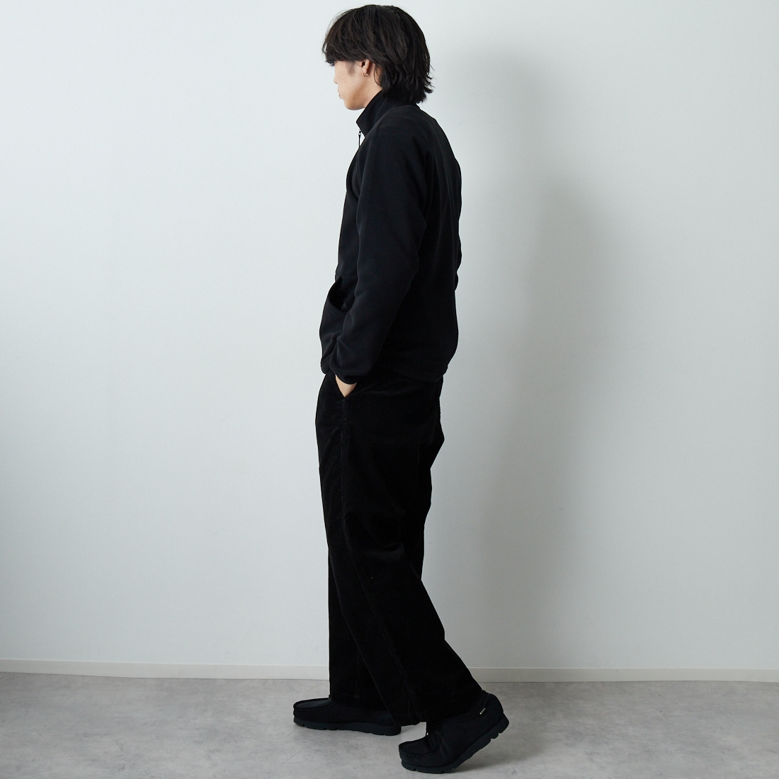 THE NORTH FACE PURPLE LABEL [ザ ノースフェイス パープルレーベル] コーデュロイ ワイドストレートフィールドパンツ [N25FC099] K BLACK &&モデル身長：179cm 着用サイズ：30&&