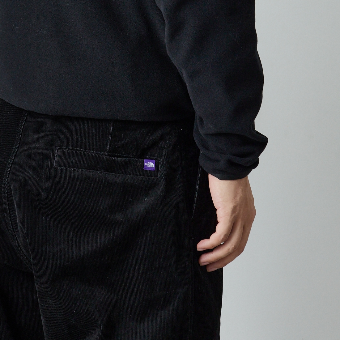 THE NORTH FACE PURPLE LABEL [ザ ノースフェイス パープルレーベル] コーデュロイ ワイドストレートフィールドパンツ [N25FC099] K BLACK &&モデル身長：179cm 着用サイズ：30&&