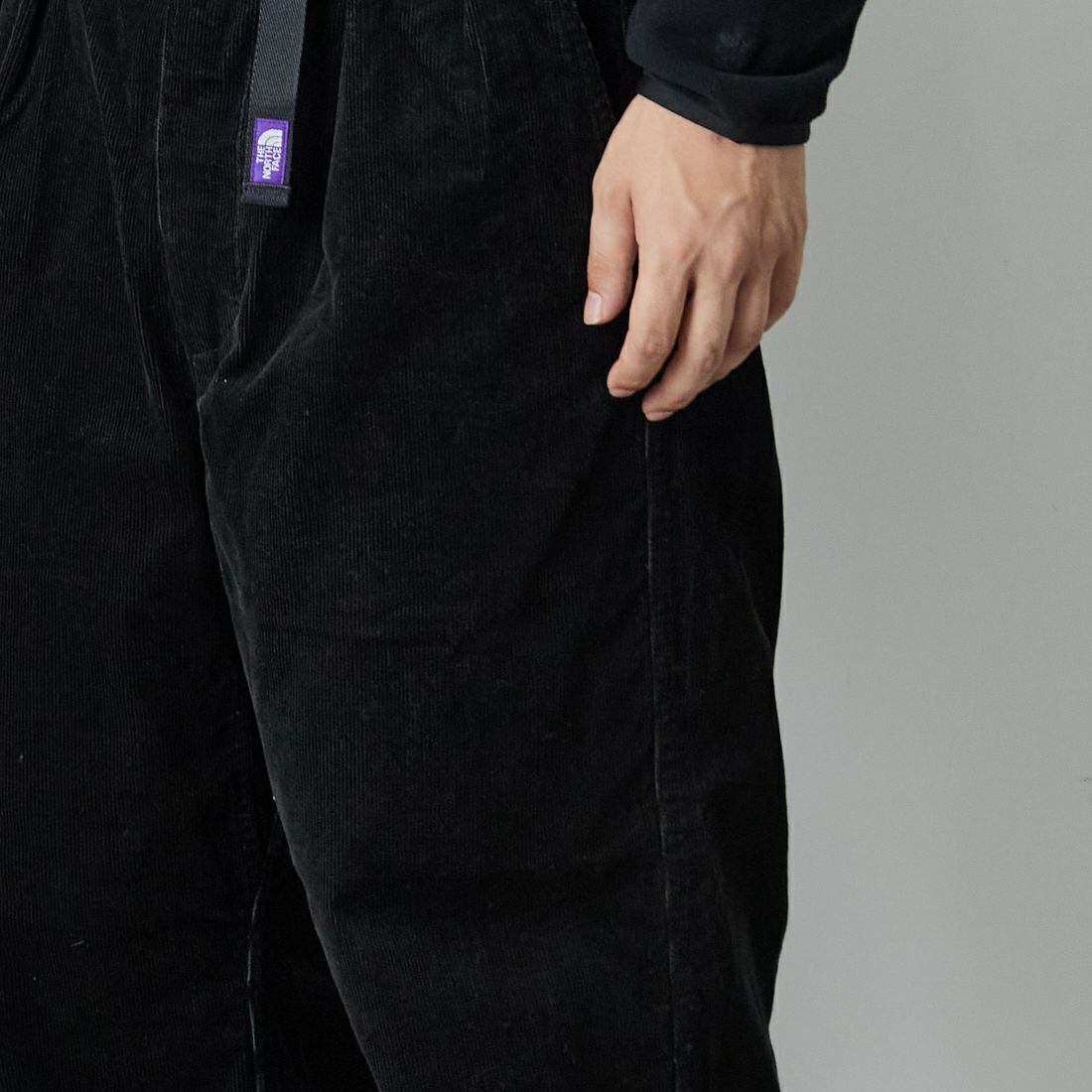 THE NORTH FACE PURPLE LABEL [ザ ノースフェイス パープルレーベル] コーデュロイ ワイドストレートフィールドパンツ [N25FC099] K BLACK &&モデル身長：179cm 着用サイズ：30&&