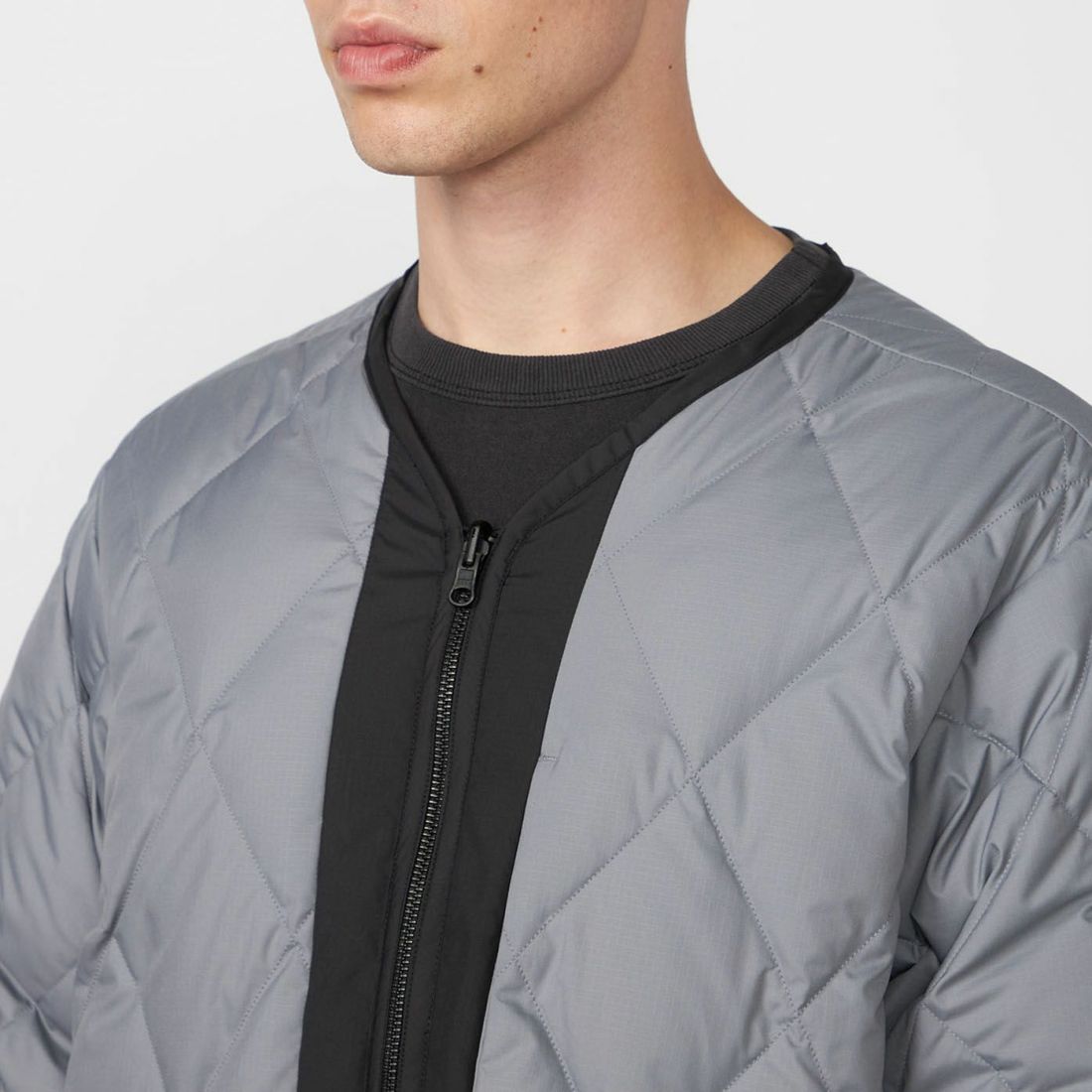 THE NORTH FACE PURPLE LABEL [ザ ノースフェイス パープルレーベル] パーテックスカンタムプラス フィールドダウンカーディガン [N25FA036] LH L.GRAY &&モデル身長：179cm 着用サイズ：32&&