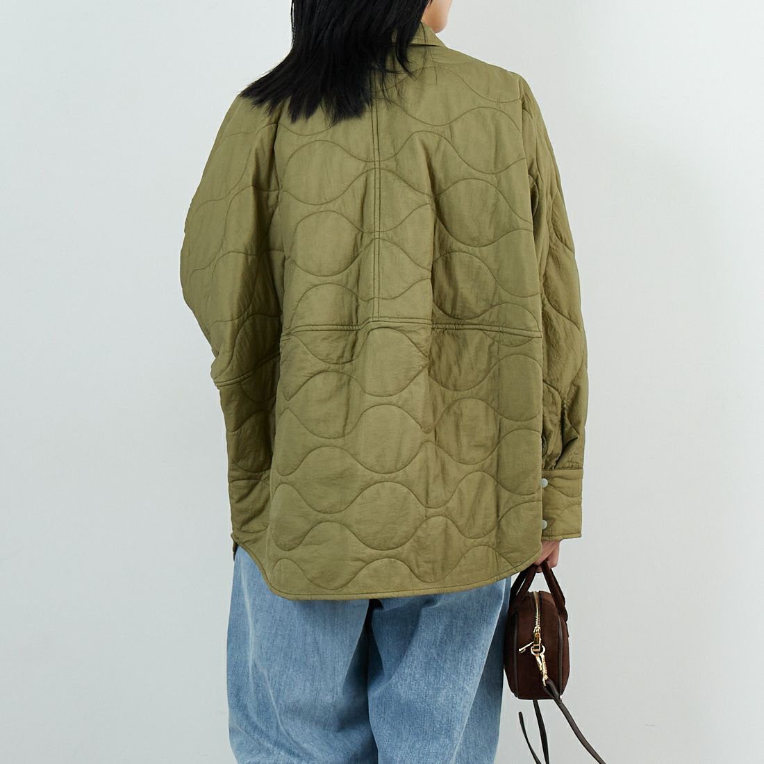 Munich [ミューニック] キルティングシャツアウター [MN252B52] 044 KHK &&モデル身長：167cm 着用サイズ：ONE SIZE&&