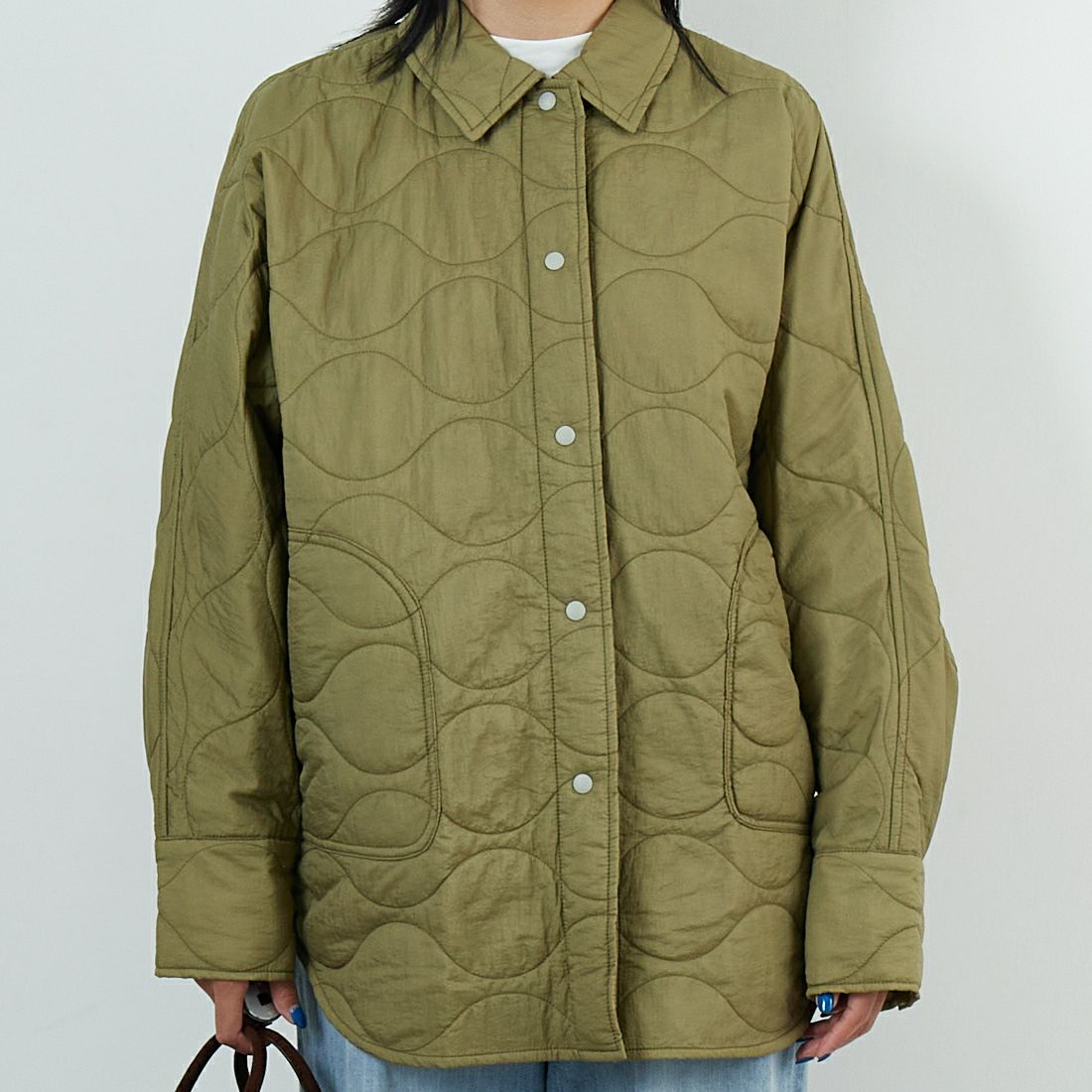 Munich [ミューニック] キルティングシャツアウター [MN252B52] 044 KHK &&モデル身長：167cm 着用サイズ：ONE SIZE&&