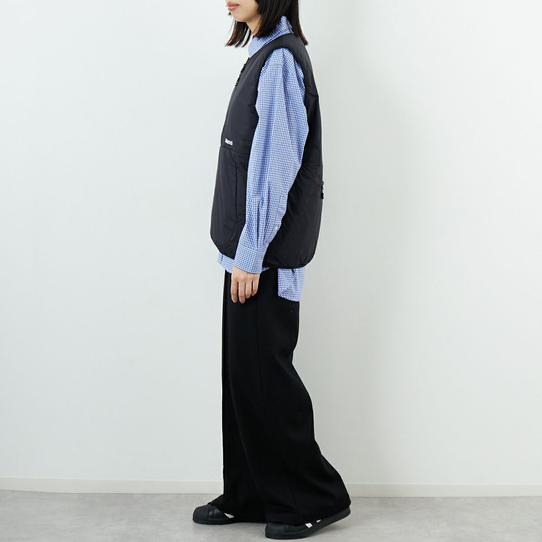 Marmot [マーモット] ライトシェイド インサレーションベスト [MTFW25UVT026] BLACK &&モデル身長：162cm 着用サイズ：S&&