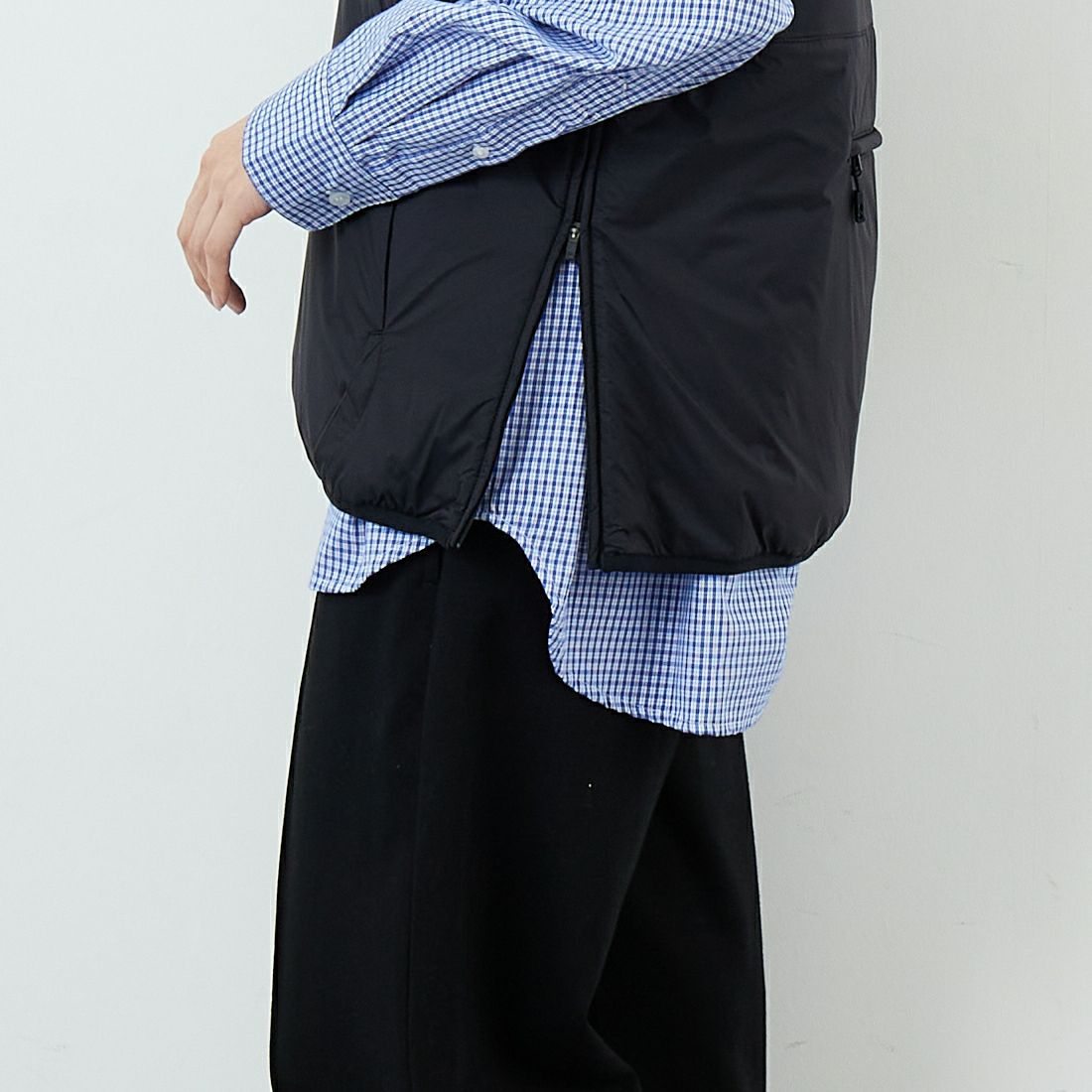 Marmot [マーモット] ライトシェイド インサレーションベスト [MTFW25UVT026] BLACK &&モデル身長：162cm 着用サイズ：S&&