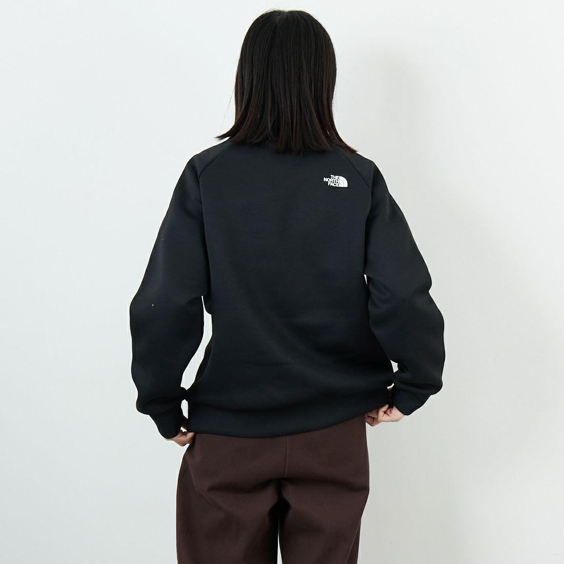 THE NORTH FACE [ザ ノースフェイス] テックエアースウェットクルー [NT62584] K &&モデル身長：162cm 着用サイズ：S&&