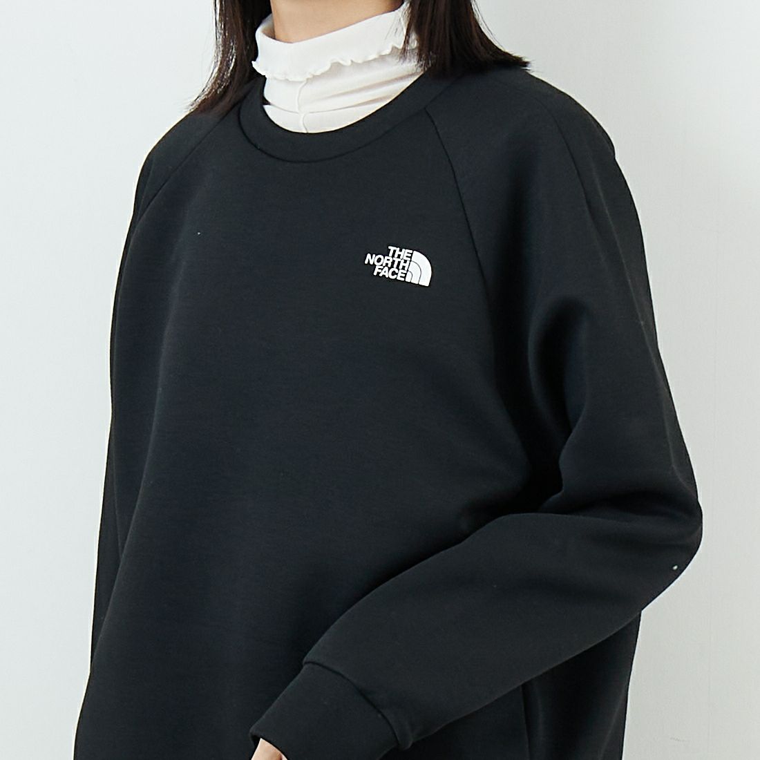THE NORTH FACE [ザ ノースフェイス] テックエアースウェットクルー [NT62584] K &&モデル身長：162cm 着用サイズ：S&&