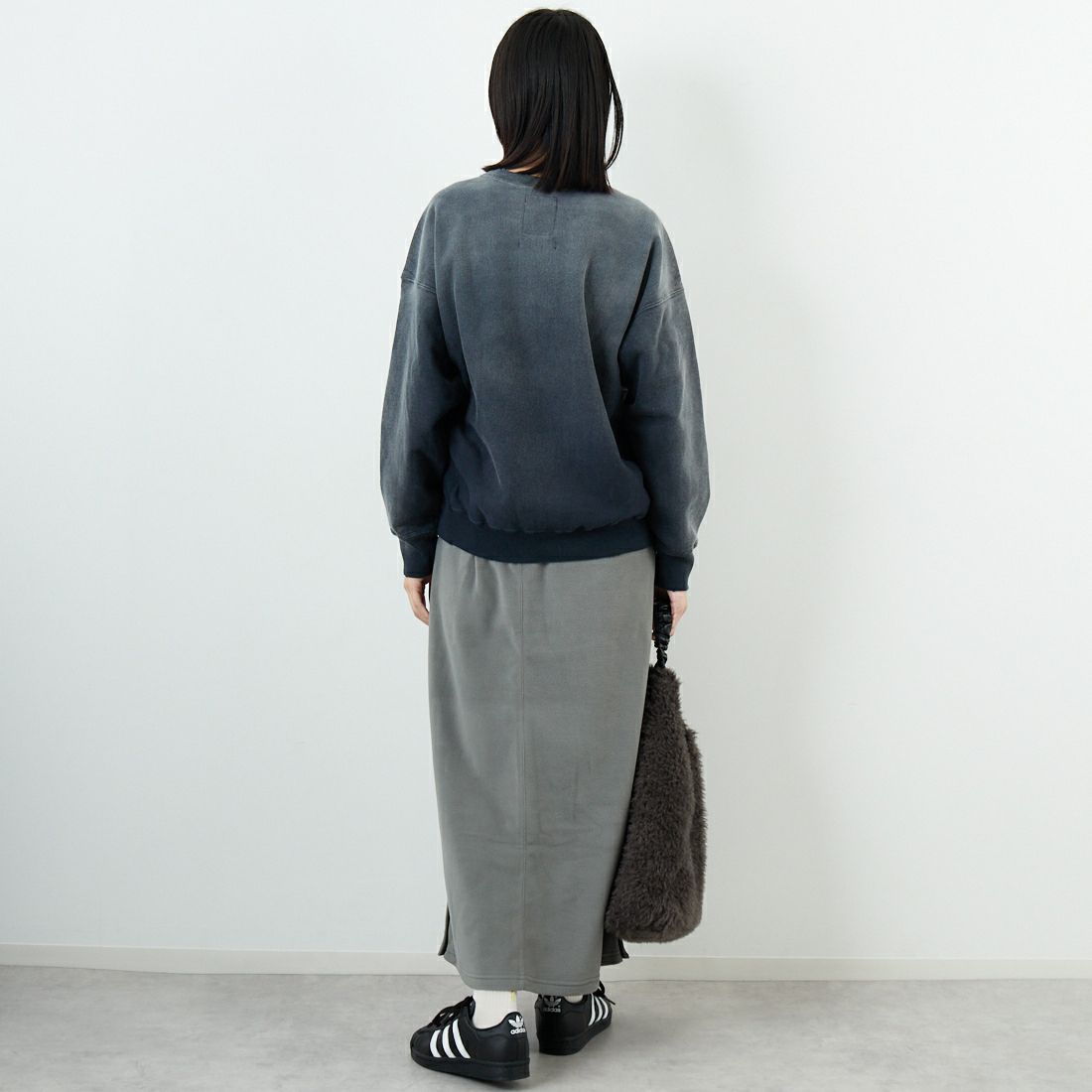 BOW WOW [バウワウ] U.S. AIR FORCE フロッキーロゴスウェット [BW252-UAES] AGED BLACK &&モデル身長：162cm 着用サイズ：S&&