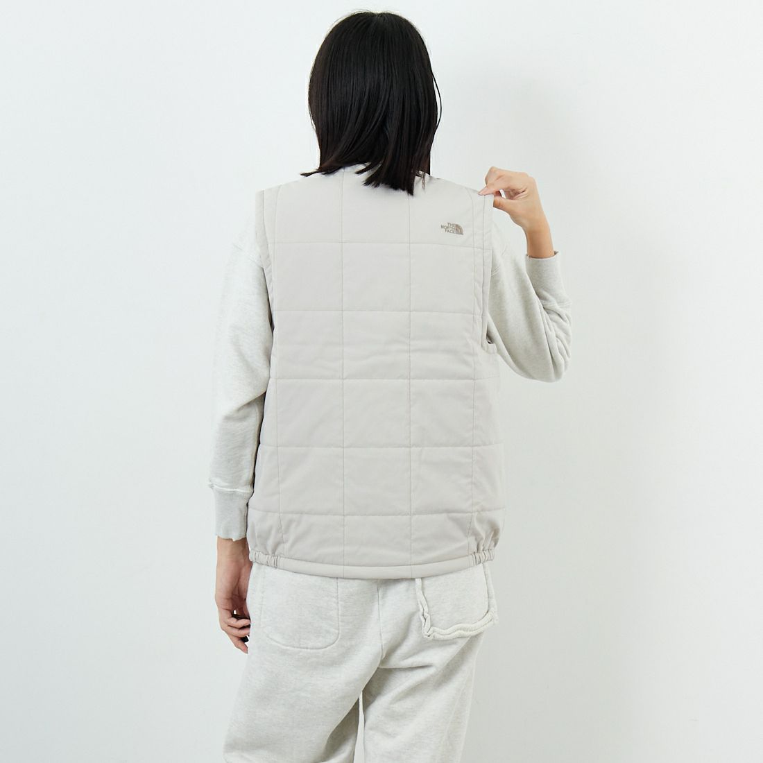 THE NORTH FACE [ザ ノースフェイス] メドウウォームベスト [NY82530] FI &&モデル身長：162cm 着用サイズ：S&&