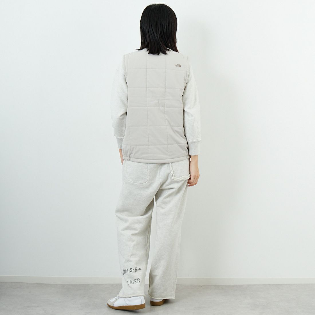 THE NORTH FACE [ザ ノースフェイス] メドウウォームベスト [NY82530] FI &&モデル身長：162cm 着用サイズ：S&&