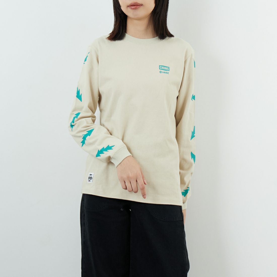 CHUMS [チャムス] パターンブラッシュドロングスリーブTシャツ [CH11-2636] G057 GREIG &&モデル身長：162cm 着用サイズ：WM&&