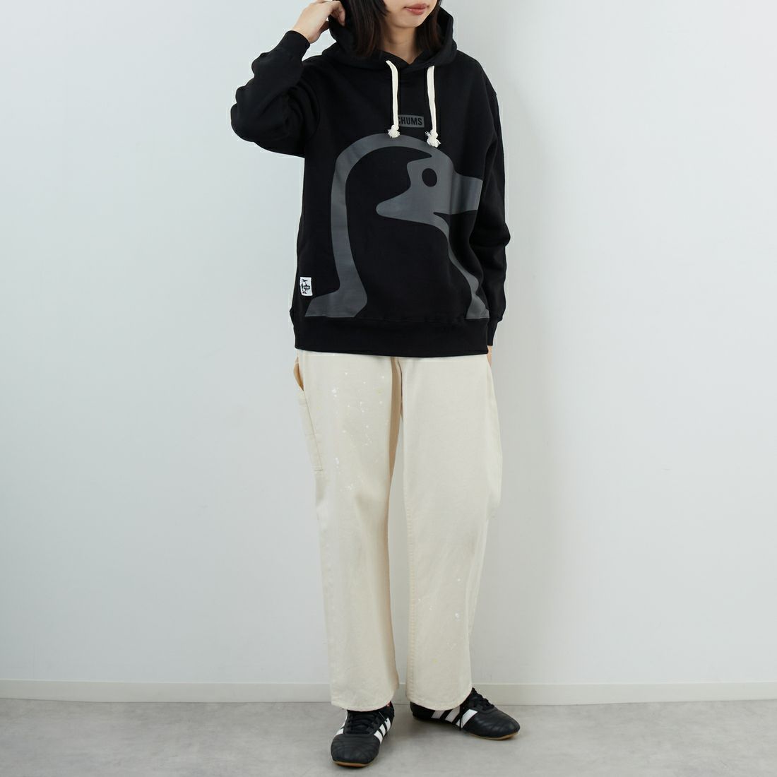 CHUMS [チャムス] ビッグブービー プルオーバーパーカー [CH10-1526] K001 BLACK &&モデル身長：162cm 着用サイズ：WM&&