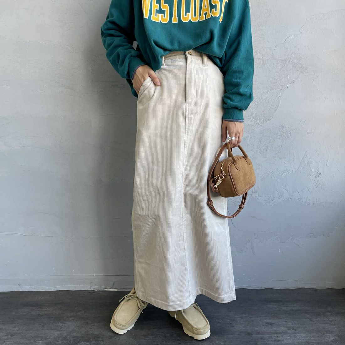 UNIVERSAL OVERALL [ユニバーサルオーバーオール] 別注 コーデュロイナロースカート [U2532767IN-JF] GREIGE &&モデル身長：158cm 着用サイズ：S&&