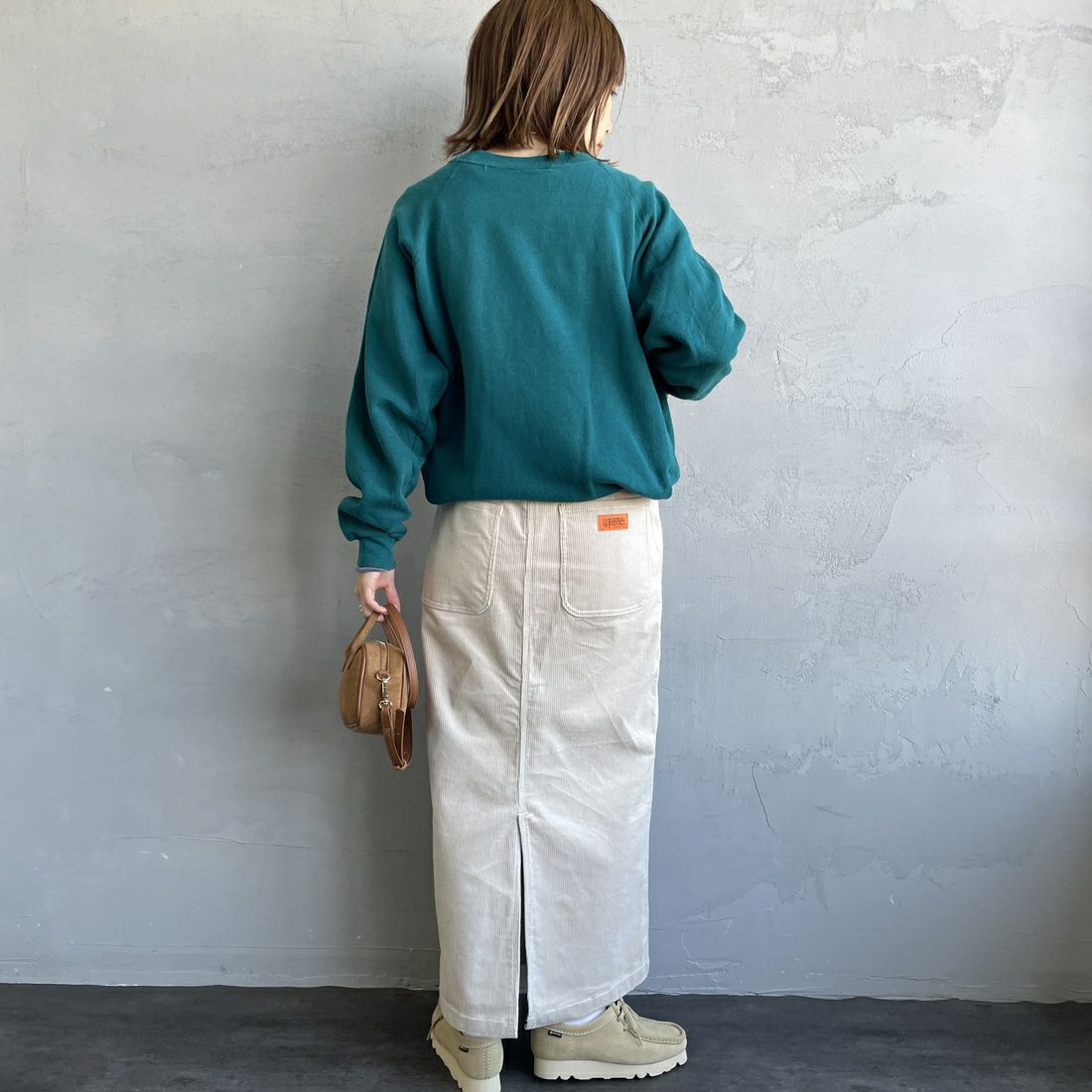 UNIVERSAL OVERALL [ユニバーサルオーバーオール] 別注 コーデュロイナロースカート [U2532767IN-JF] GREIGE &&モデル身長：158cm 着用サイズ：S&&