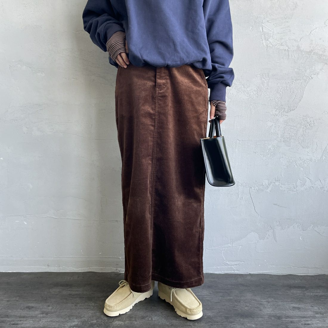 UNIVERSAL OVERALL [ユニバーサルオーバーオール] 別注 コーデュロイナロースカート [U2532767IN-JF] BROWN &&モデル身長：158cm 着用サイズ：S&&