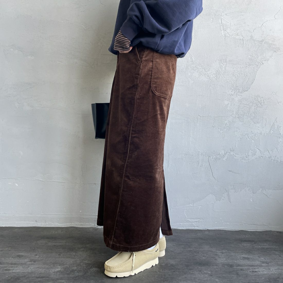 UNIVERSAL OVERALL [ユニバーサルオーバーオール] 別注 コーデュロイナロースカート [U2532767IN-JF] BROWN &&モデル身長：158cm 着用サイズ：S&&