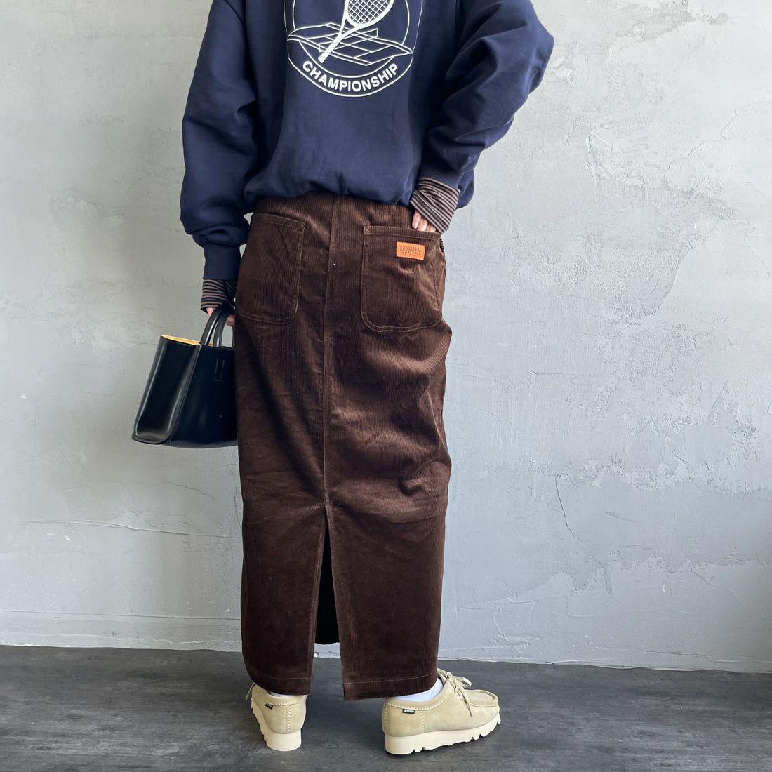 UNIVERSAL OVERALL [ユニバーサルオーバーオール] 別注 コーデュロイナロースカート [U2532767IN-JF] BROWN &&モデル身長：158cm 着用サイズ：S&&
