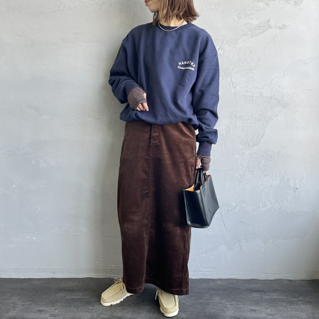 UNIVERSAL OVERALL [ユニバーサルオーバーオール] 別注 コーデュロイナロースカート [U2532767IN-JF] BROWN &&モデル身長：158cm 着用サイズ：S&&